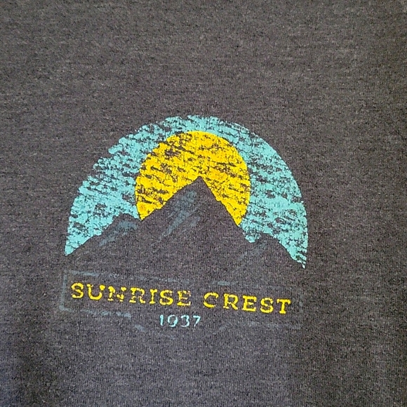 Izod Sunrise Crest Shirt - Picture 2 of 4
